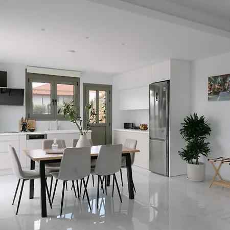 Holiday home Halaro